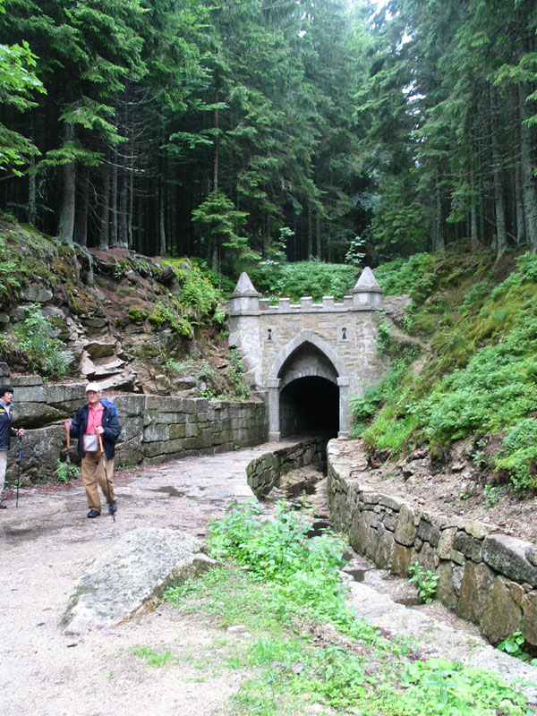 Horni Portal des Schwarzenberg-Schwemmkanal-Tunnels (900 m?NN)