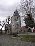 die Kirche gehrt in's Dorf  - Uichteritz