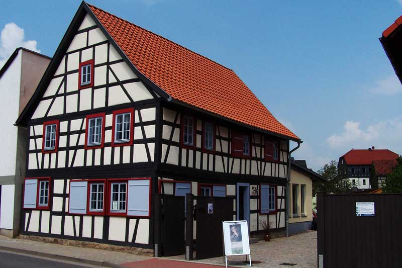 restauriertes Geburtshaus des Otto Kn?pfer in Holzhausen