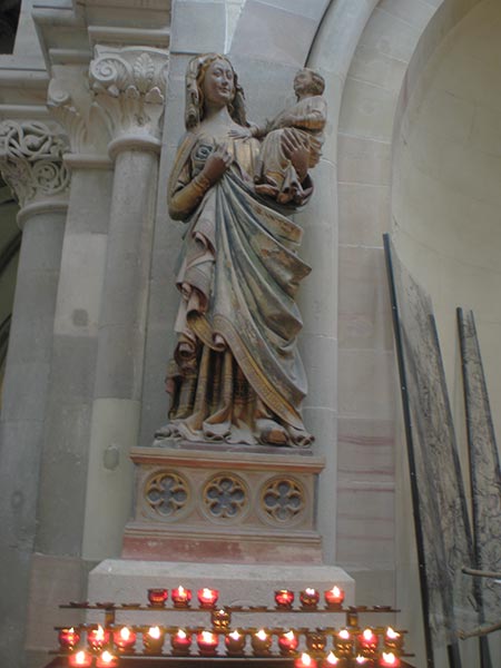 Pieta - Maria mit Christuskind