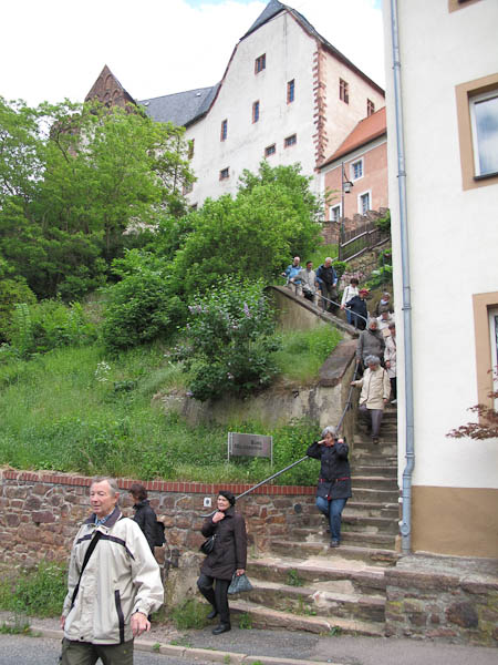 Abgang auf steiler Treppe von der Burg nach Tragnitz