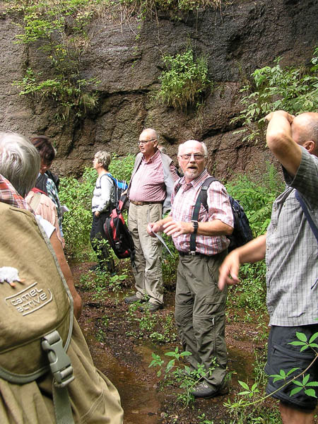 Erlaeuterungen zu "Schmidt's Wand - Grundgestein "Porphyr-Gneis-Granit" des Thueringer Waldes
