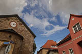 interessante Wolkenbildung ueber der Kirche von Taubach