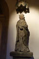 Figur der Heiligen Elisabeth in der Kapelle des nördlichen Westturms!