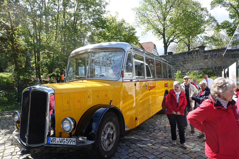 historischer Autobus von 1959 aus Wernigerode auf dem Parkplatz