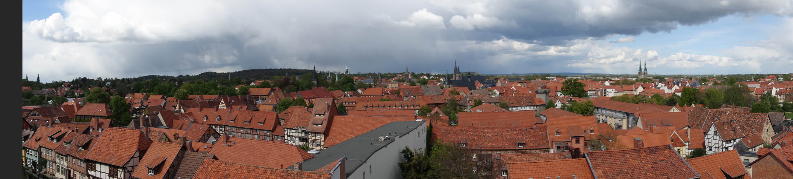 Stadtübersicht über Quedlinburg vom Schloßberggarten 
