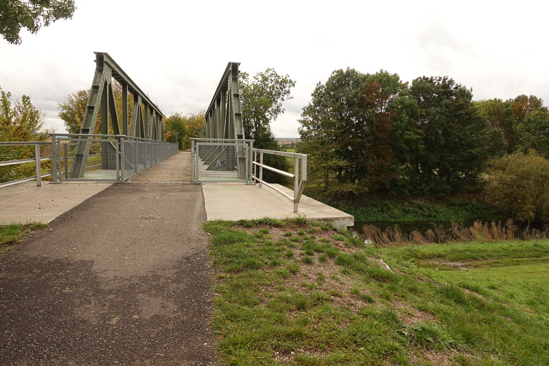 Brücke über die Unstrut der stillgelegten Bahnlinie Döllstedt - Tennstedt 
(heute Unstrut-Radweg nach Herbsleben!)
