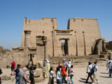 Pylonen des Horustempels in Edfu