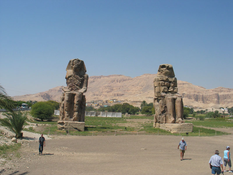 Memnon-Kolosse des Tempels Amenophis III 