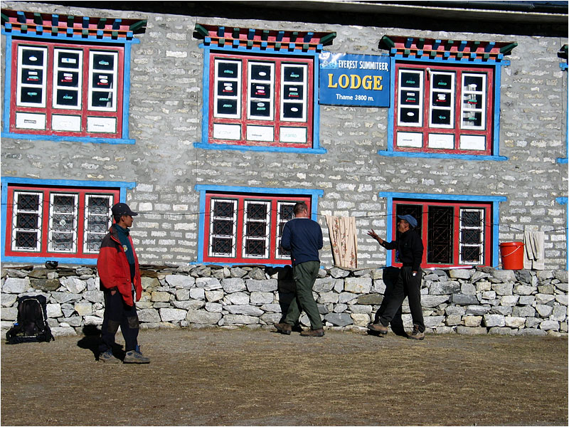 3.800- Everest-Summiter-Lodge.