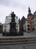 Marktplatz Eisleben mit Lutherdenkmal