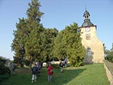 Kirche von Millingsdorf, welche noch eine Bronzeglocke der Gebr. Ullrich (Laucha/Apolda) von 1776 hat