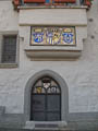 Wappenstein am ältesten Teil des Weissenseer  Rathauses