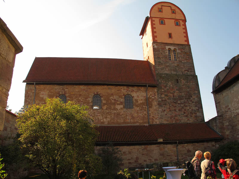 die Klosterbasilika aus dem 12. Jhdt. ist heute Gemeindebesitz