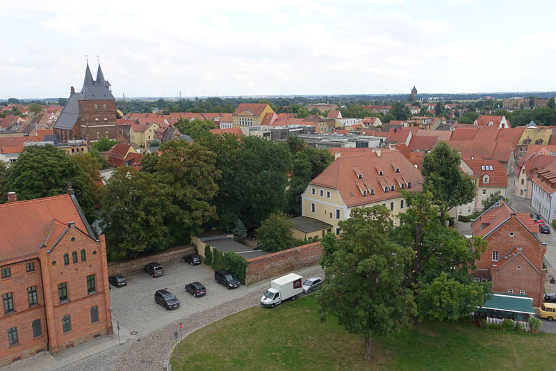 Blick ueber die Stadt Delitzsch - die Stadtkirche und der Markt