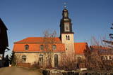 die Lehnstedter Kirche im schoensten Sonnenschein