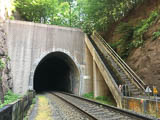 das Nordtunnelportal des aeltesten Bahntunnels Thueringens (1858) im Fruehjahr 2017