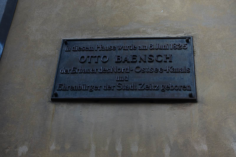 auf dem Weg zum Schloß vorbei an dieser Gedenktafel für Otto Baensch ...