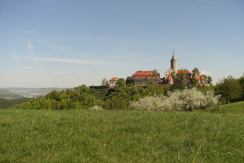 die Höhenburg "Leuchtenburg" vom Pfaffenberg gesehen.