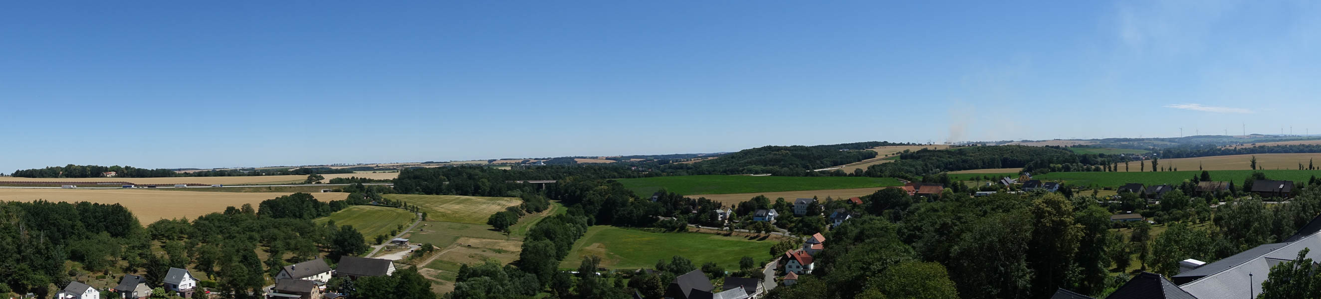 Panorama vom Bergfried der Burg - von Tannenfeld bis zum Erzgebirge!