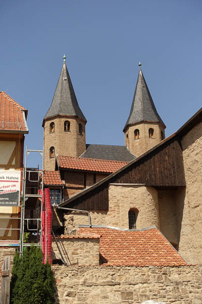 Blick über den Übergang für die Stiftsdamen in die Klosterkirche!