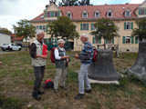 neben der alten Bach-Glocke aus der "Schillingschen Glockengieserei Apolda" werden die Initiatoren geehrt!