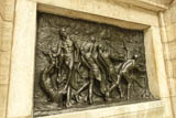 Reliefs im Ernst-Abbe-Denkmal auf dem Carl-Zeiss-Platz