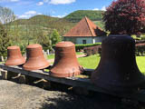 Die alten Eisenhartguss-Glocken erhielten ihren Ruhesitz auf dem Staatlichen Friedhof von Walldorf!
