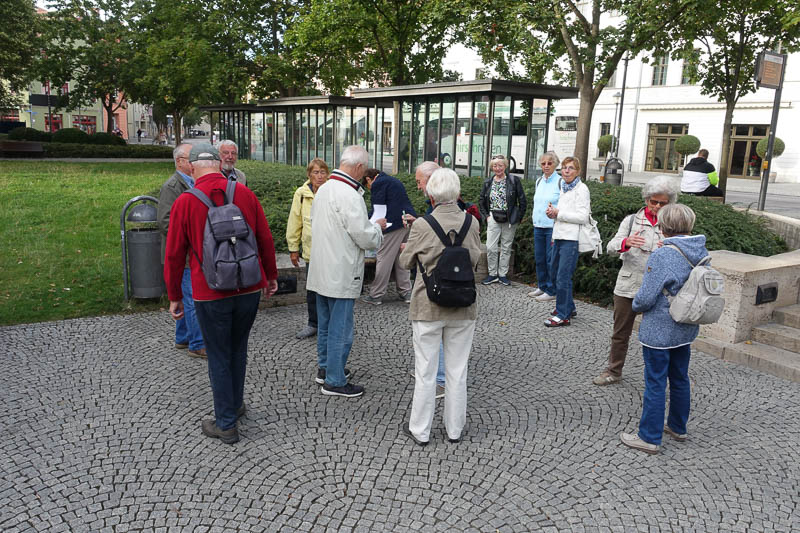 leider nur 14 Teilnehmer starteten am Goetheplatz mit W. Renner.